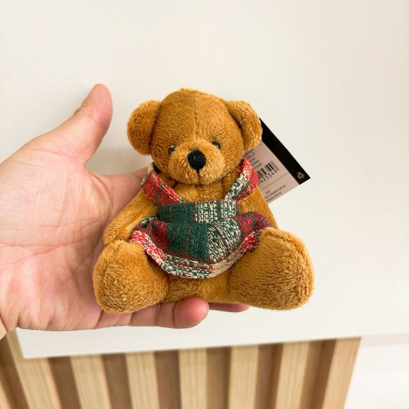 Enfeite Decorativo de Natal Pendente: Ursinho com Gorro e Cachecol